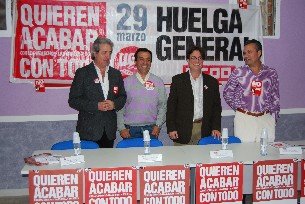 José Ricardo Martínez, Tomás Martín Moyano, Javier López y Julio Suárez, en la sede de Comisiones Obreras en Collado Villalba (Foto: E. P.)