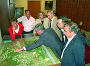 Imagen de la reunión con el arquitecto Luis Rodríguez (Foto: CEDIDA)