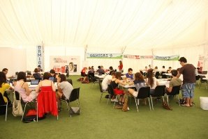 La entrada a la biblioteca al aire libre es gratuita