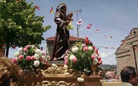 Tradición, música, deporte, toros y la participación de los vecinos, ejes de las fiestas en el Pueblo