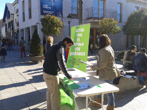 La campaña de recogida de firmas se inició este fin de semana