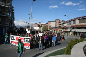 Unas 150 personas acudieron a la  manifestación por las libertades democráticas