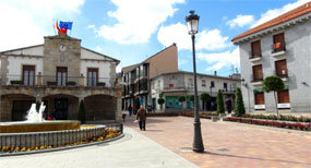 Lavado de cara en la  plaza de la Constitución