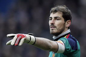 La Comunidad de Madrid concede las Medallas de Oro del 2 de Mayo a Iker Casillas y al COE