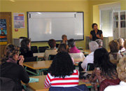 Un momento del taller ‘Mujeres con historia’ de Galapagar, el pasado lunes (Foto: CEDIDA)