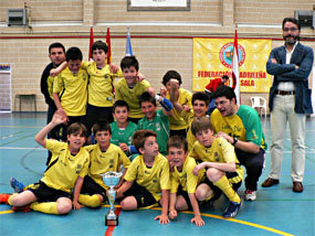 Un alevín campeón y un benjamín tercero en homenaje a Luis de Dios 