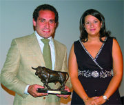 Miguel recogió en ‘Moral’ el premio por su éxito en 2005  (Foto: A. GASCO)