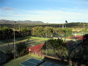 Se pone en marcha una  nueva Escuela de Tenis  en la urbanización El Guijo