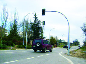 Semáforos en la travesía de la M-600 en San Lorenzo