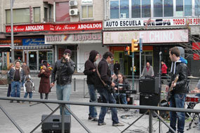 Comparsas y grupos de rock para animar la media maratón popular ‘La Tragamillas’