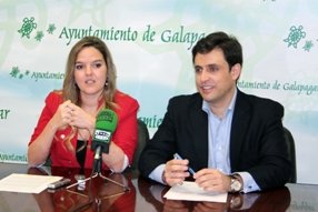 La edil de Cultura, Carla Greciano, con el alcalde, Daniel Pérez