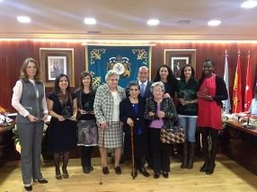 Se entregan los premios Mujer 2014 en el Ayuntamiento de El Escorial