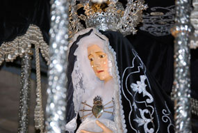 Las procesiones de la Virgen de la Soledad y el Cristo de Medinaceli abren la Semana Santa