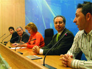 David Luque, a la derecha en primer plano, junto a Antonio Torres, presidente de la Madrileña  (Foto: A. S.)