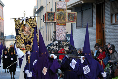 Las siete cofradías y hermandades participan  el viernes en la procesión del Santo Entierro