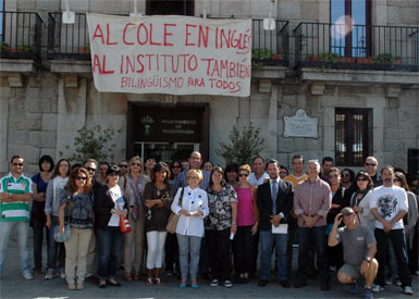 Nueva concentración en la plaza Mayor para pedir el bilingüismo en el instituto