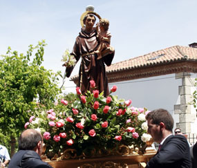 Vuelven los festejos más tradicionales con música, toros y la ‘carrera de autos locos’