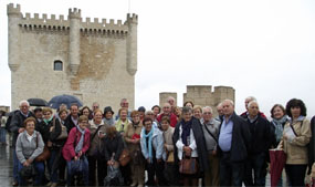 La Casa de Castilla y León visita la exposición ‘Las Edades del Hombre’ en Aranda de Duero