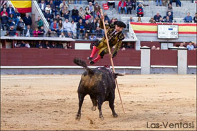 Un toro de Pahla y el salto de la garrocha, lo mejor en Las Ventas