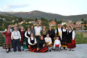 El Grupo Folklórico Aldaba celebra su décimo aniversario con una muestra de fotografías