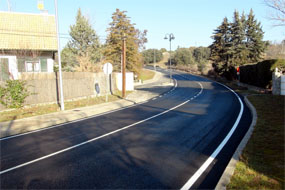 Terminan los trabajos de asfaltado en el primer tramo de la carretera de La Navata, desde el acceso a la A-6 hasta la estación