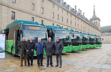 San Lorenzo sirve de escenario para la presentación de seis nuevos autobuses que funcionan con gas comprimido