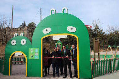 Ecovidrio, Adesgam y el Ayuntamiento de Navacerrada inauguran el parque infantil de Mr. Iglú