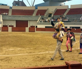 Martín Escudero cierra con un broche de oro su etapa como novillero en Las Rozas