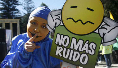 ‘No Más Ruido’ se reúne con la alcaldesa y pide una ordenanza sobre contaminación acústica