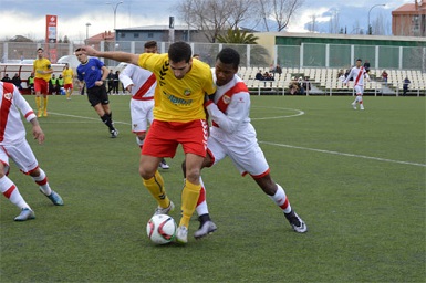 Imagen del partido entre el CUC Villalba y el Rayo Vallecano B