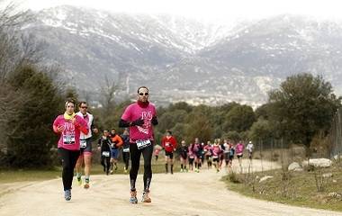 Moralzarzal se vistió de rosa para celebrar el ‘Du Cross de la Mujer’