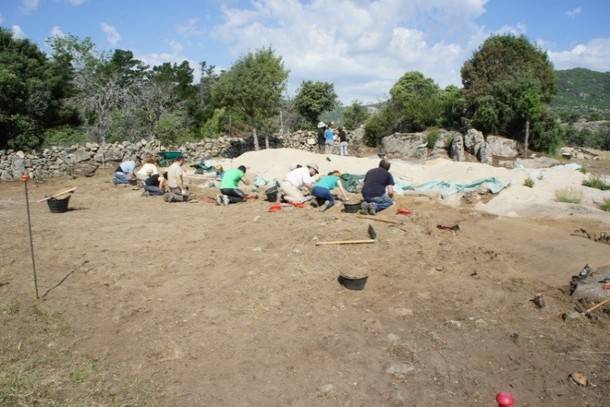 Nueva excavación arqueológica en el yacimiento de La Cabilda 