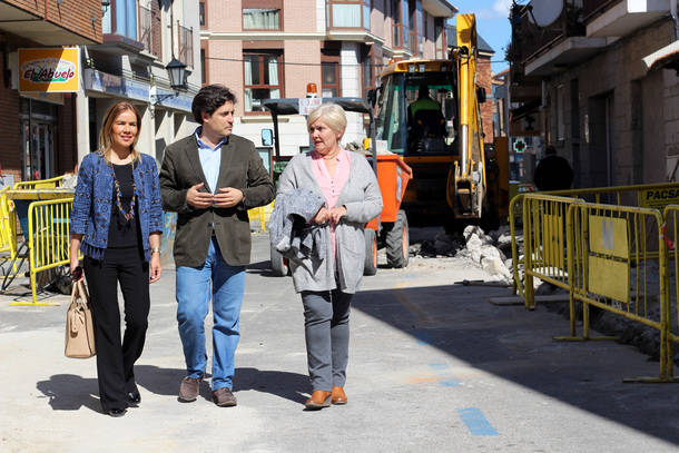 Miriam Rabaneda inspecciona las obras del Plan PRISMA en Galapagar 