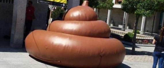 Otro hinchable de la ‘caca gigante’ volverá a las calles de Torrelodones 