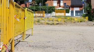 Las tareas de replanteo dan inicio a las obras del nuevo parque infantil de El Toril