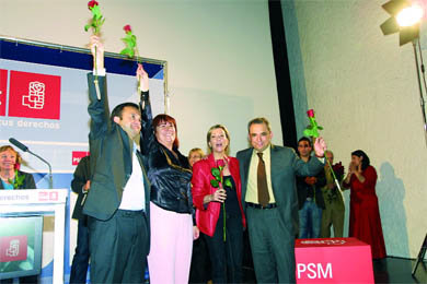 Rafael Simancas y Cristina Narbona arropan a José Luis Valdelvira en su presentación