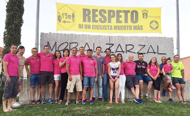 Una campaña que pide en Moralzarzal el respeto a los ciclistas para salvar vidas 