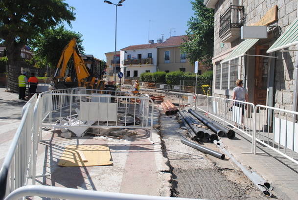 Interrupción temporal del suministro de agua en la calle La Paz por las obras de renovación de unión de tuberías 