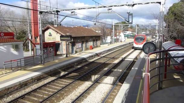 Aparatoso operativo para socorrer a dos jóvenes accidentados al saltar de un tren de cercanías 