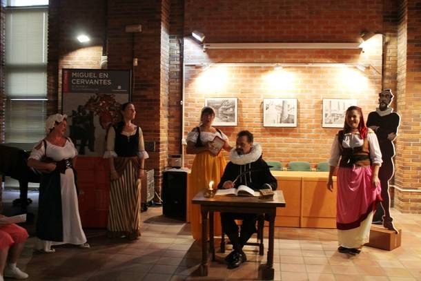 COVAL protagoniza una original presentación teatralizada de la muestra ‘Cervantes y el Retablo de las Maravillas’