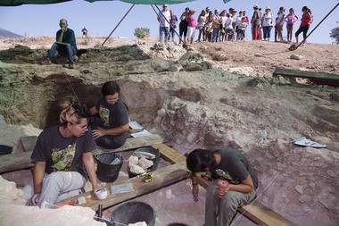 La Comunidad descubre los secretos del Valle de los Neandertales a los madrileños en su jornada de puertas abiertas