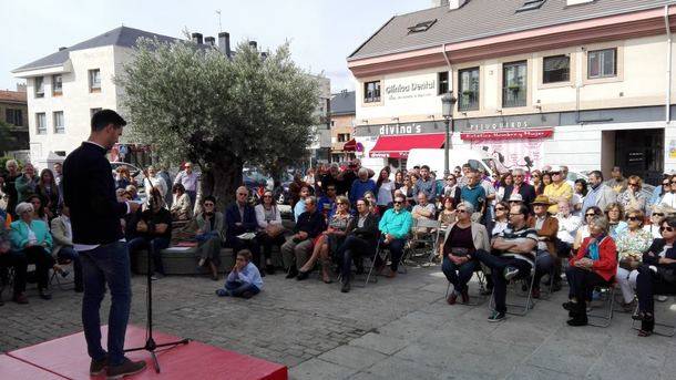 Los socialistas homenajean en Torrelodones al maestro republicano Mariano Cuadrado