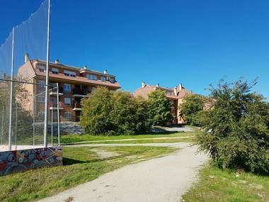 Las Rozas tendrá un nuevo parque infantil y recinto para perros en la zona de Valle del Roncal