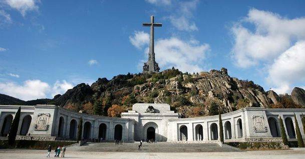 ERC pide derribar el Valle de los Caídos, y si no exhumar los cuerpos de Franco y José Antonio