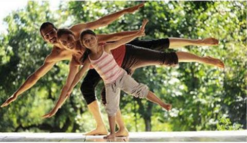 Yoga solidario para practicar en familia