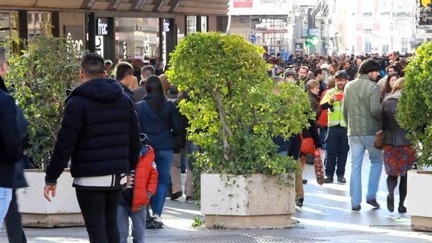 Las jardineras acaban de ser colocadas