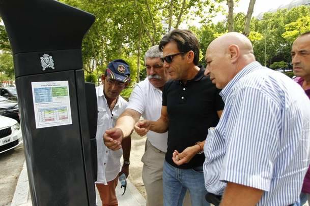 Reunión del PSOE, Cambiemos Villalba e IU con los comerciantes villalbinos