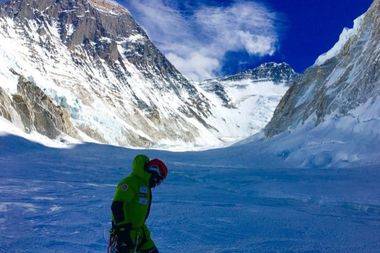 Alex Txikón tampoco pudo alcanzar el Everest