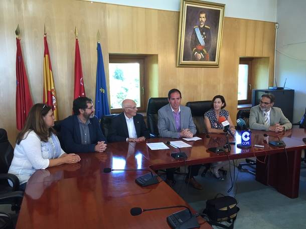 Convenio de colaboración entre el Ayuntamiento de Robledo de Chavela y Cruz Roja