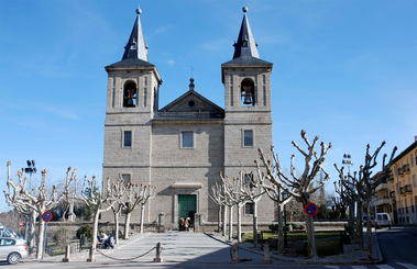 La Comunidad de Madrid restaurará las torres de la iglesia de San Bernabé de El Escorial